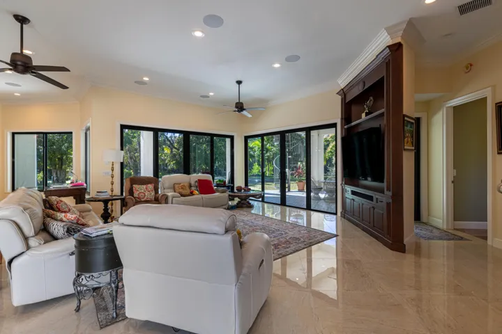 Upstairs Livingroom-