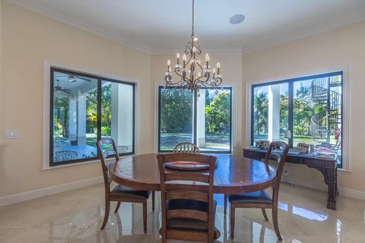 Kitchen dining