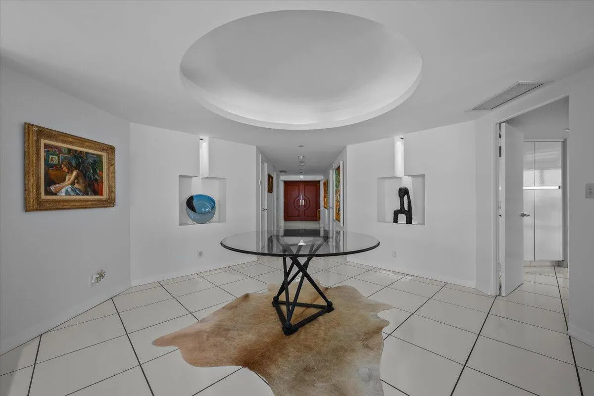 Gallery view to Foyer