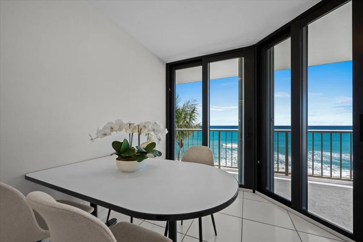 Breakfast Nook