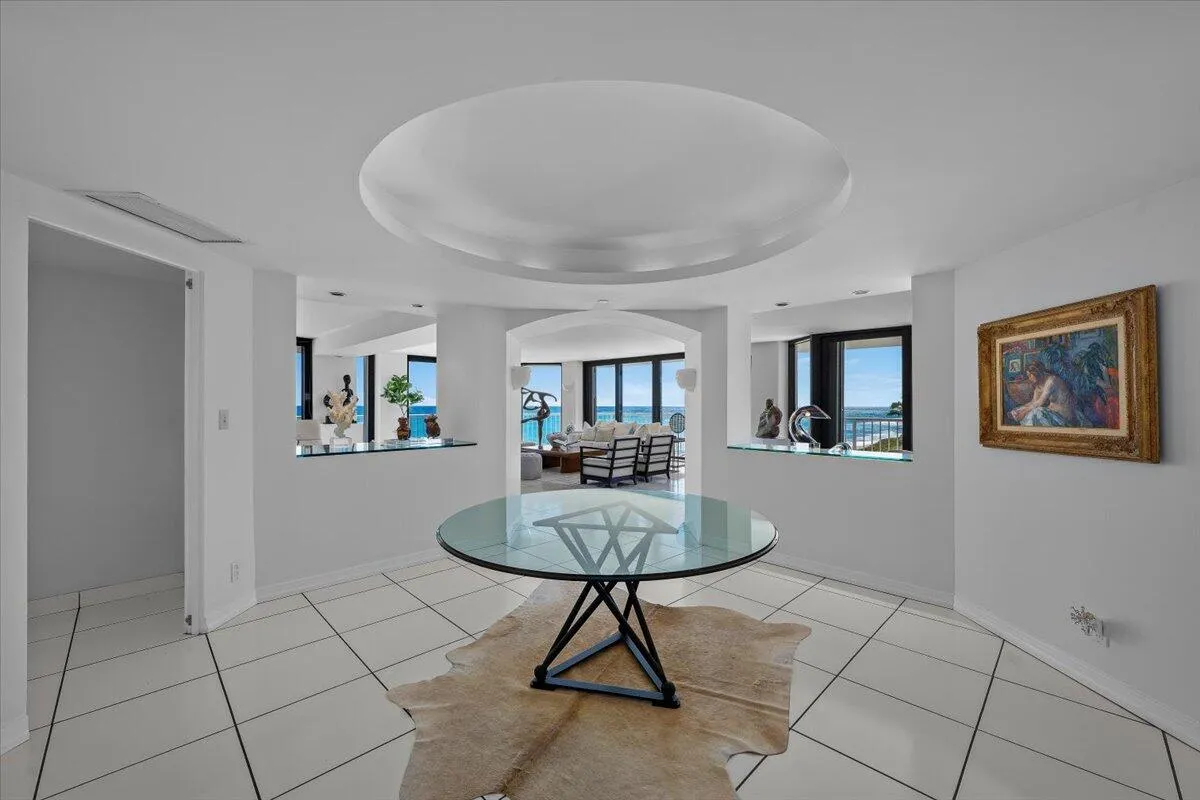 Expansive Foyer and Gallery