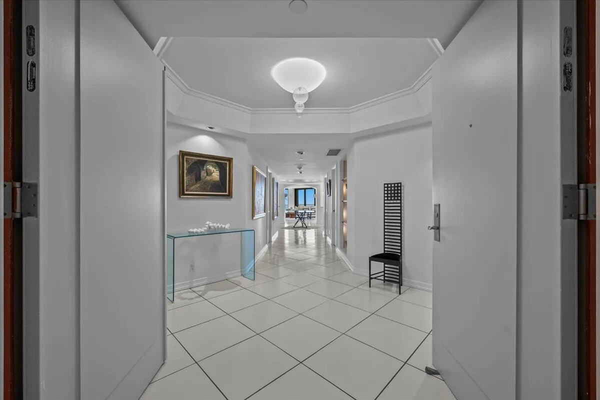 502N Double Door Entryway