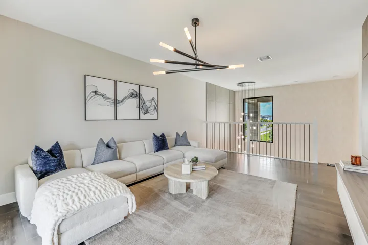 8283 Royal County Down Rd-29