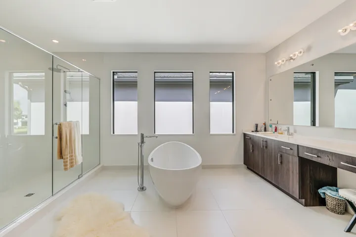 8283 Royal County Down Rd-43