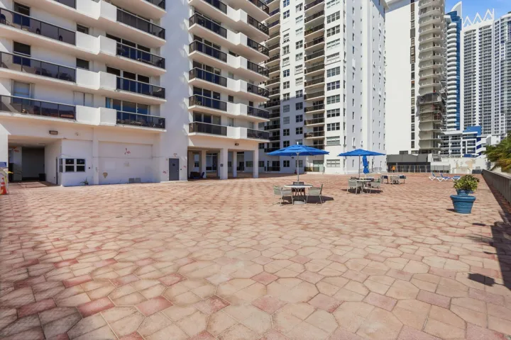 6039 Collins Ave Miami Beach-print-034-0