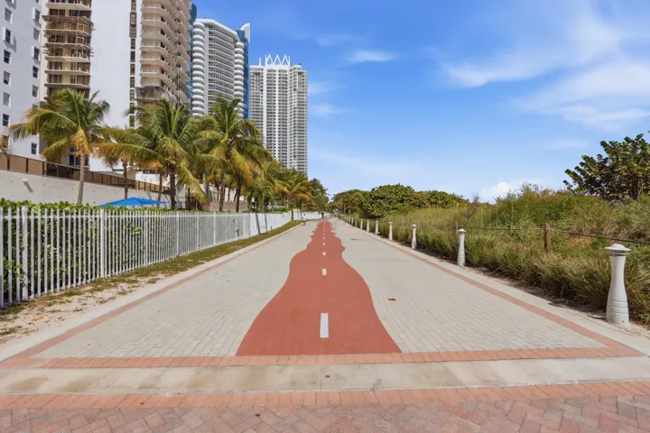 6039 Collins Ave Miami Beach-print-040-0
