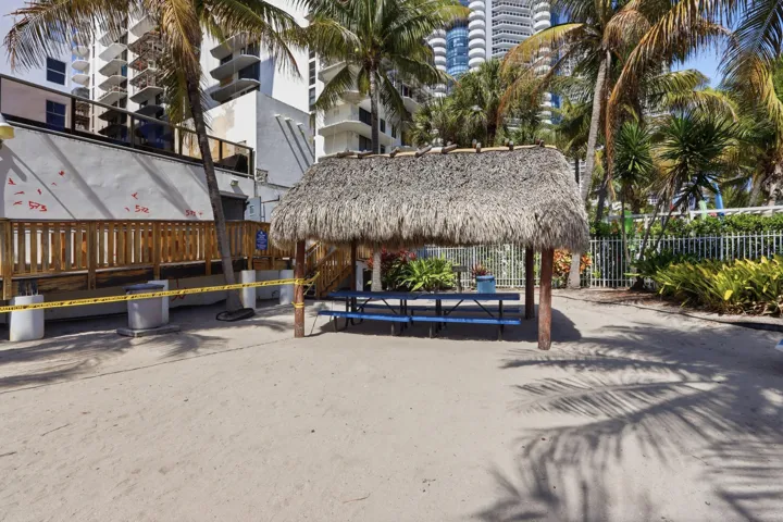6039 Collins Ave Miami Beach-print-038-0