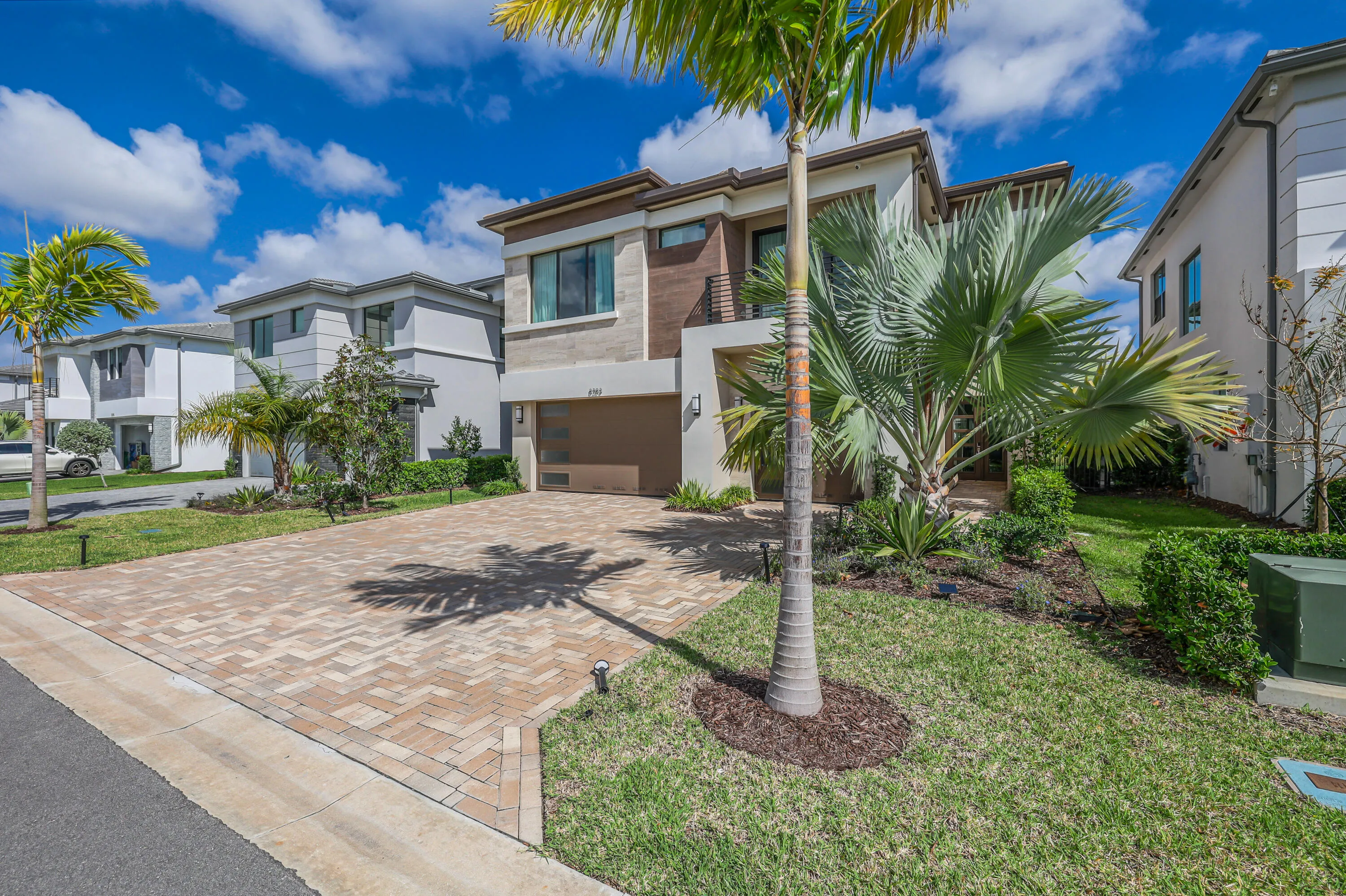 8283 Royal County Down Rd-2