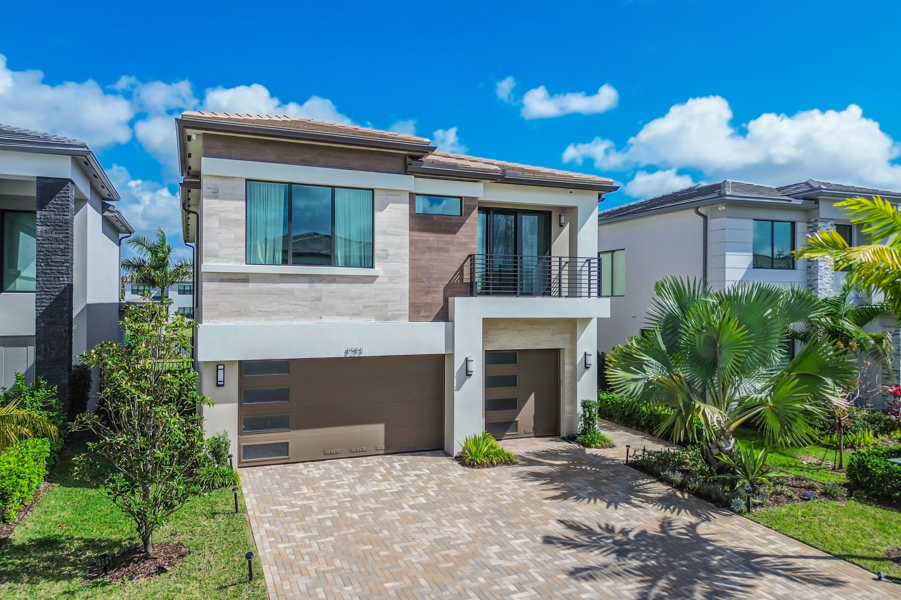 8283 Royal County Down Rd-70