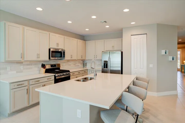 20-13348 River Rock-33