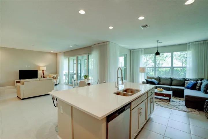 19-13348 River Rock-39