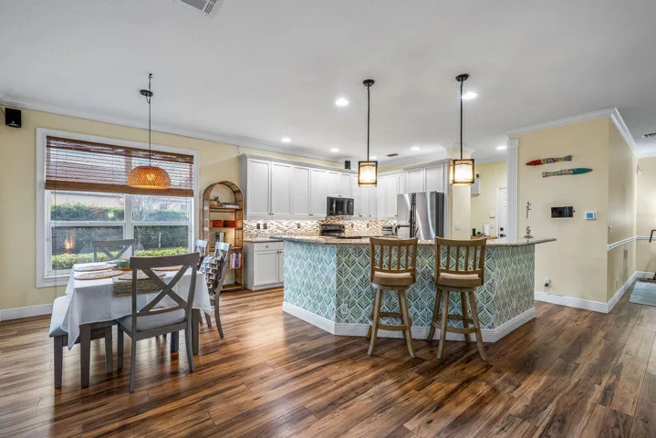 Kitchen-Breakfast Area & Bar