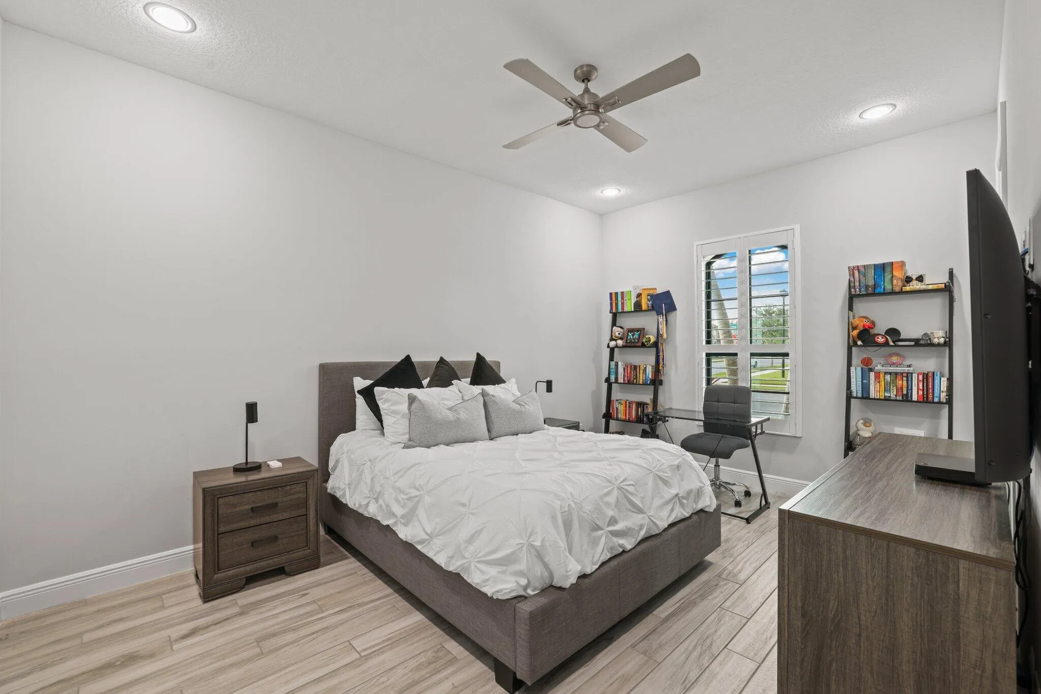2nd Bedroom