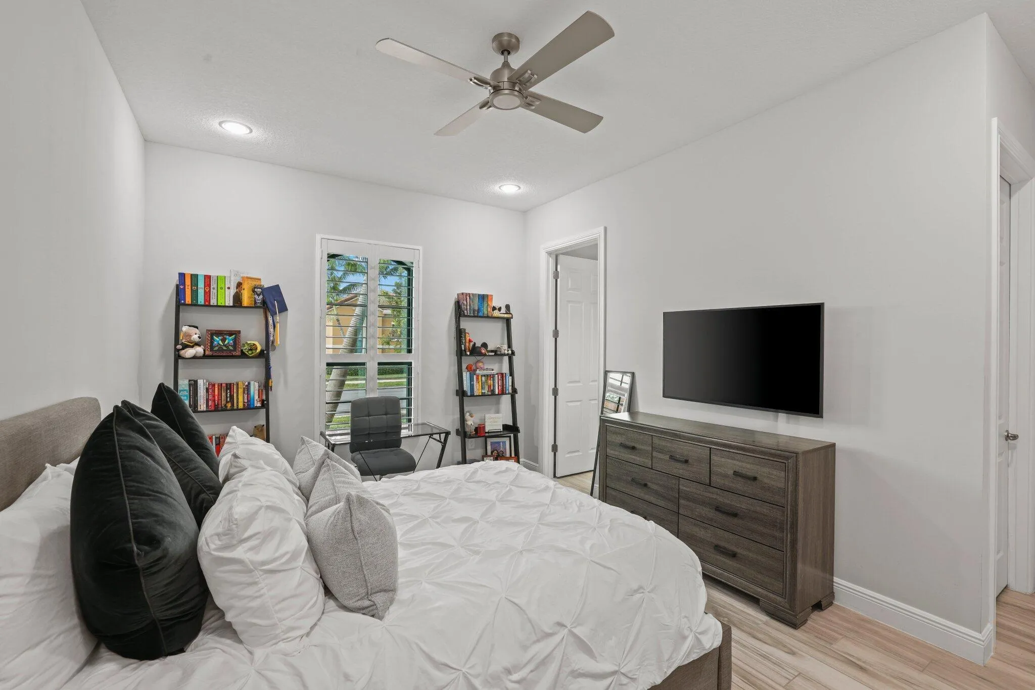 2nd Bedroom