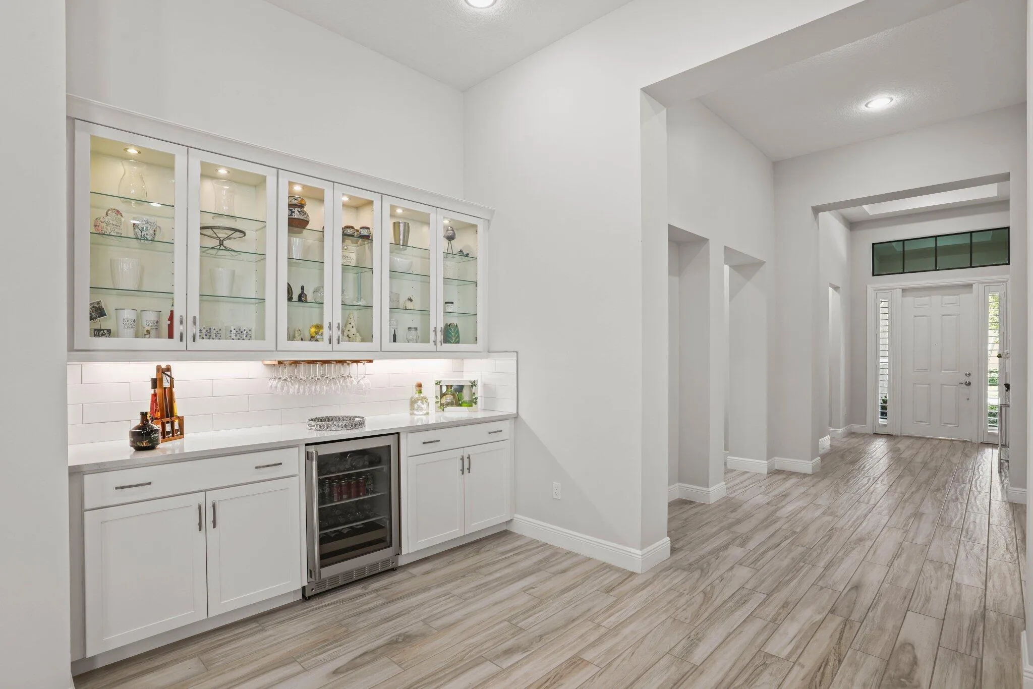Bar / Entertainment Center