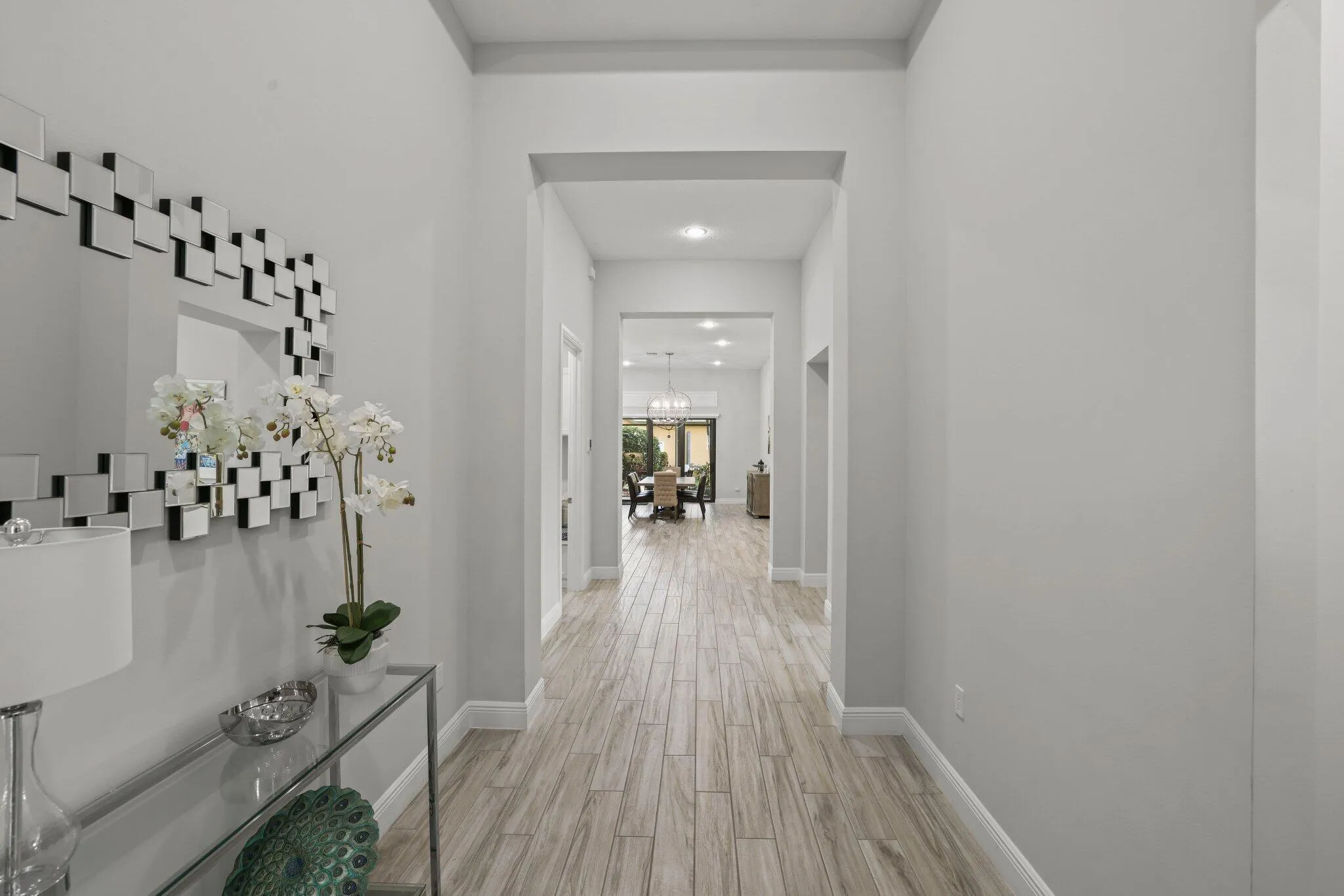 Foyer facing in