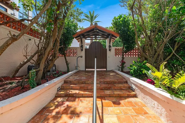 Private entry