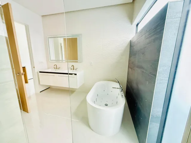 master bath 4