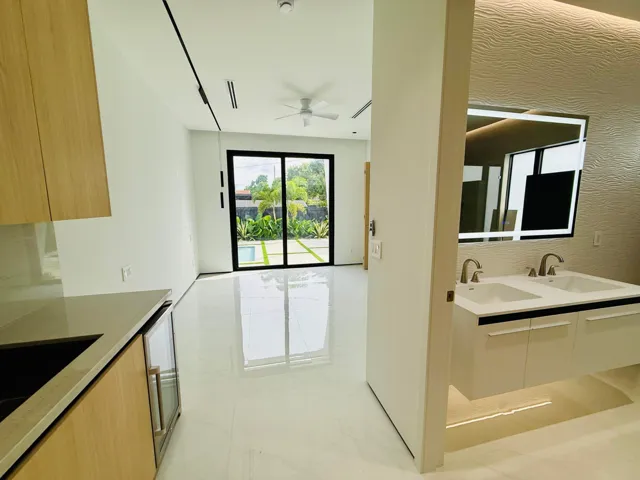 master bed and bath