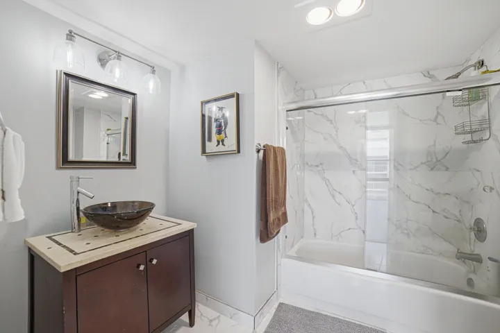 Bedroom-Bathroom