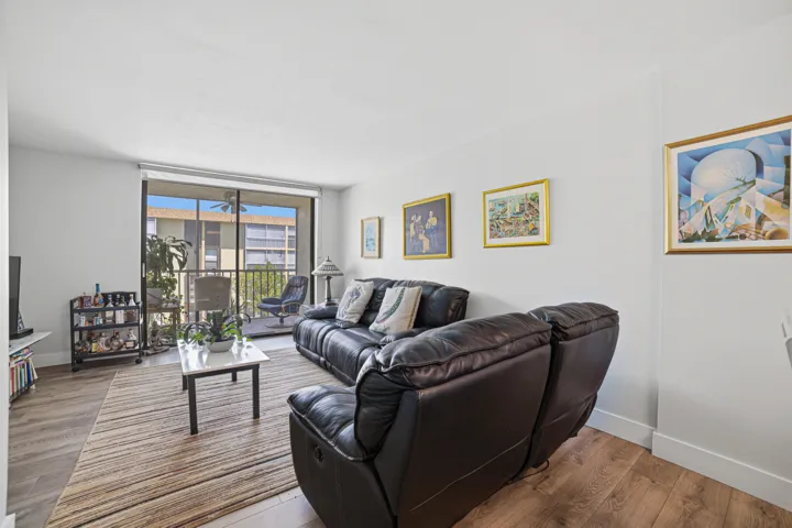 Livingroom-B