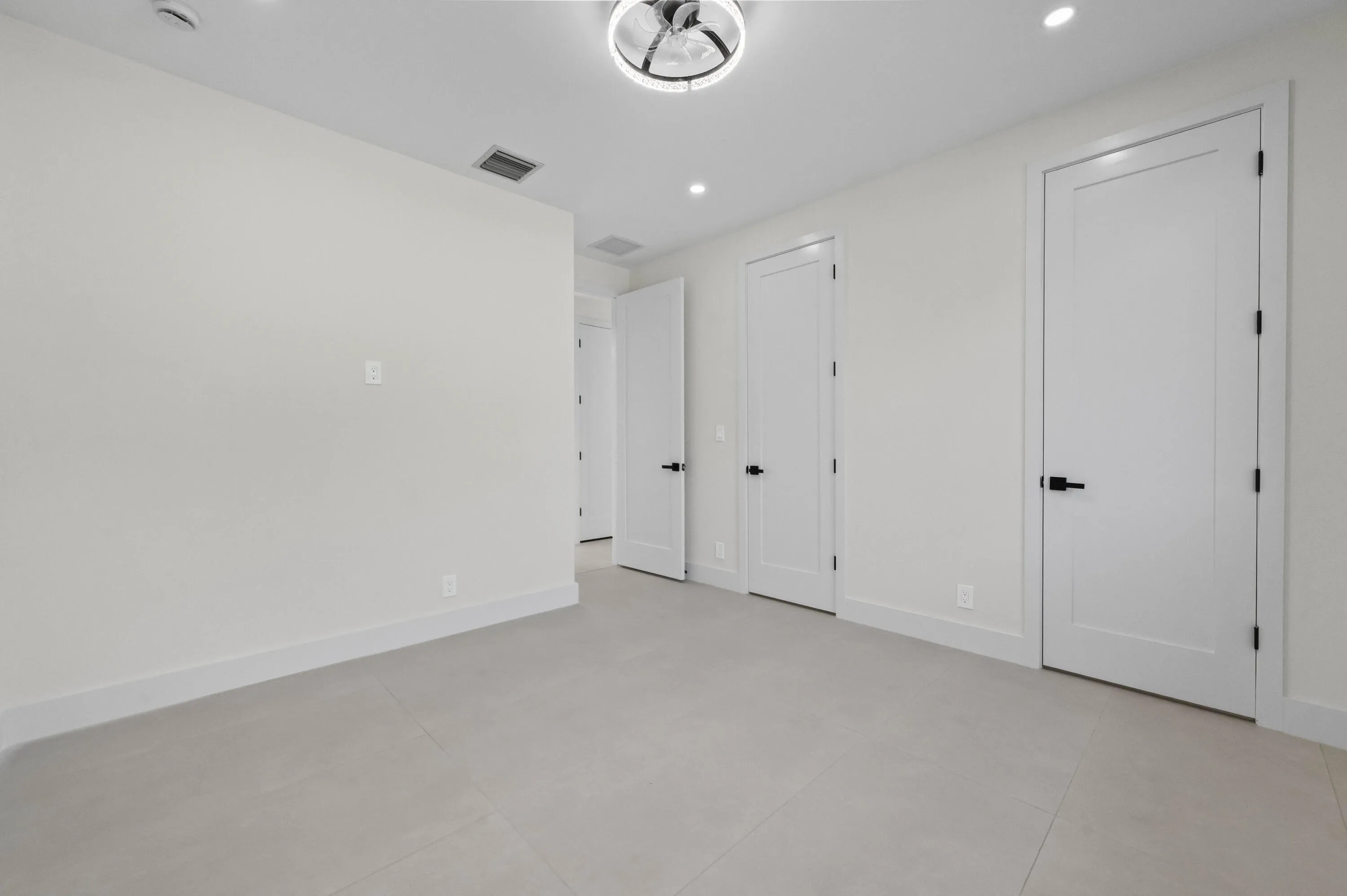 16 Bedroom 02