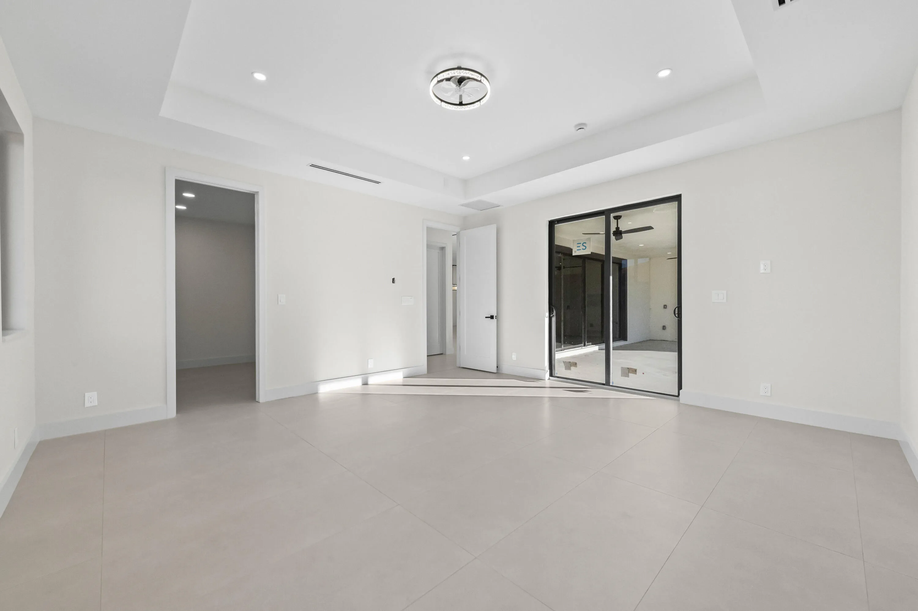 34 Master Bedroom 03