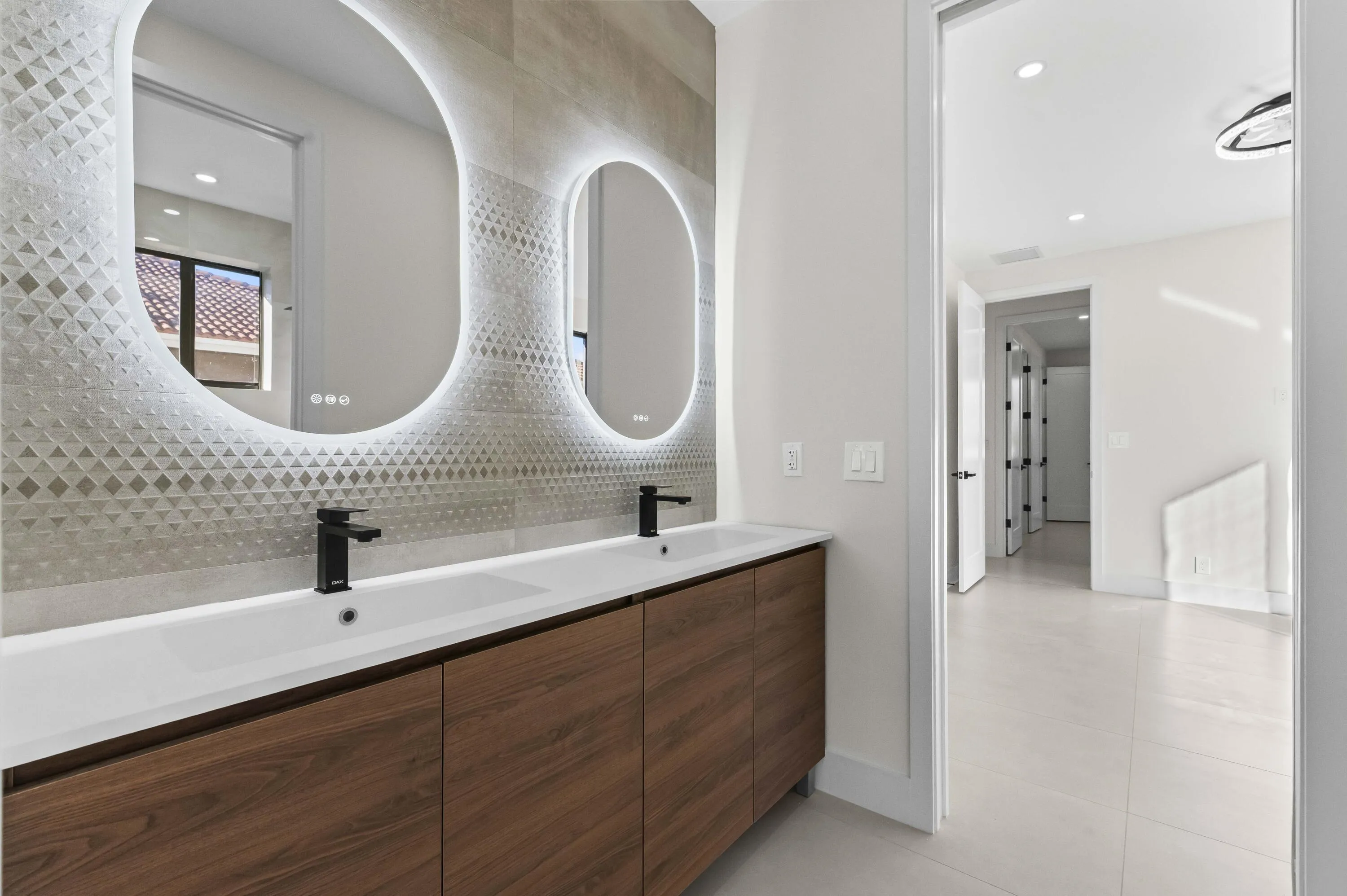 22 Bathroom 01