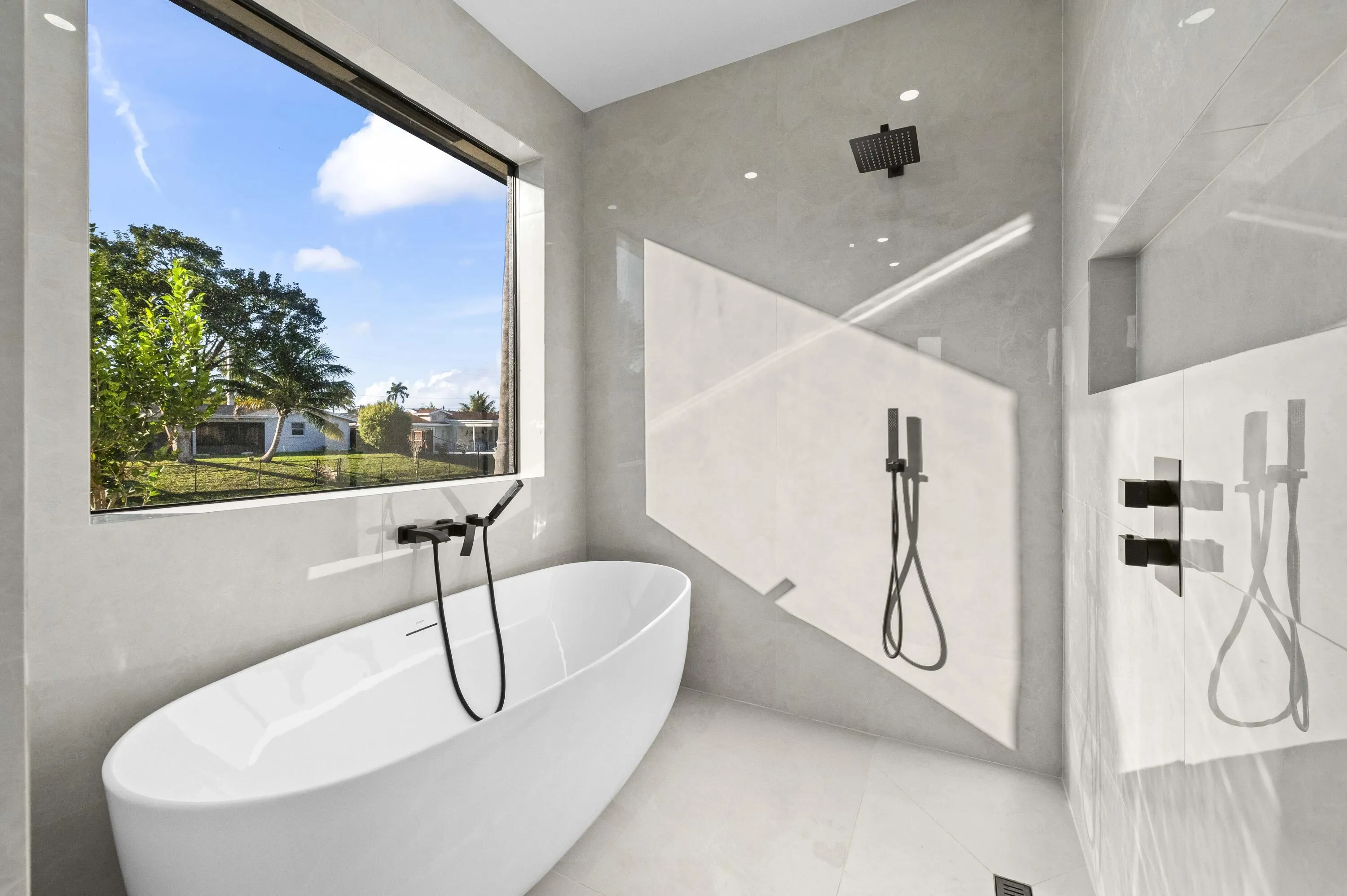 36 Bathroom 01