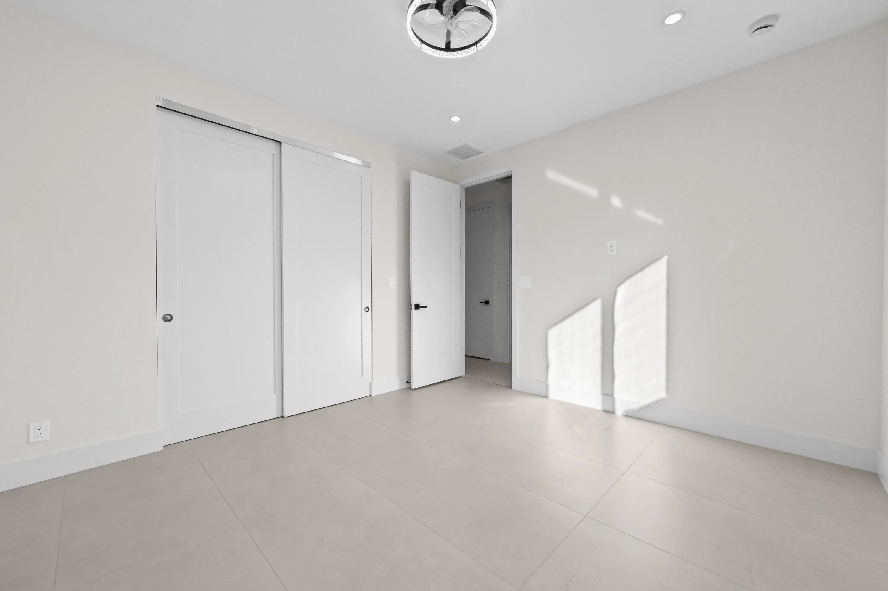 20 Bedroom 02