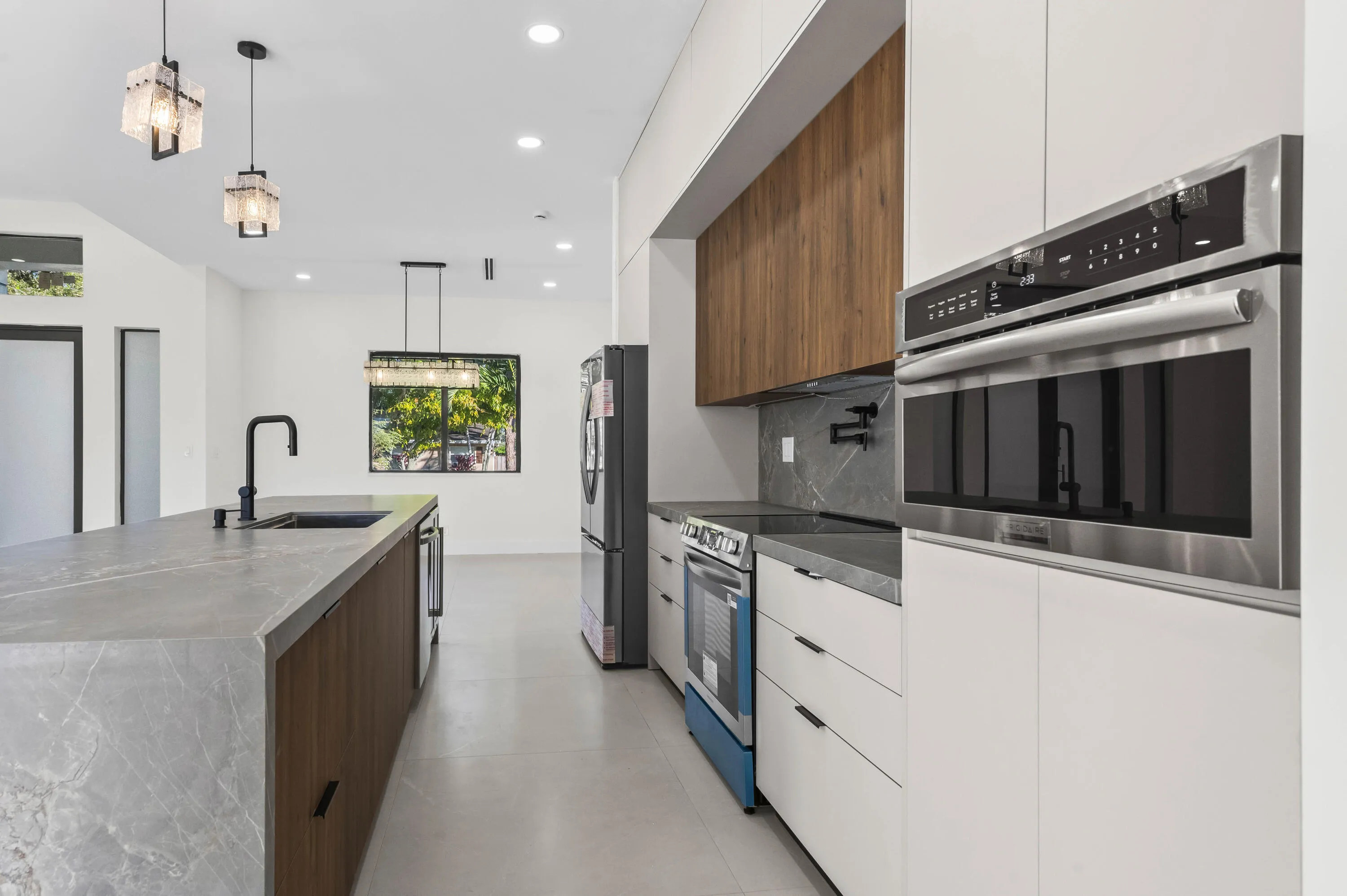 09 Kitchen 03