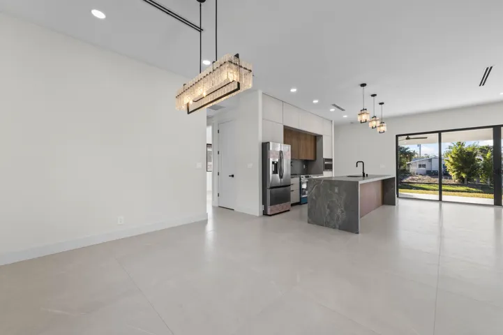 14 Dining Room 03