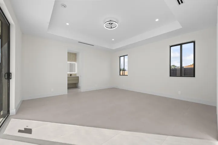 32 Master Bedroom 01