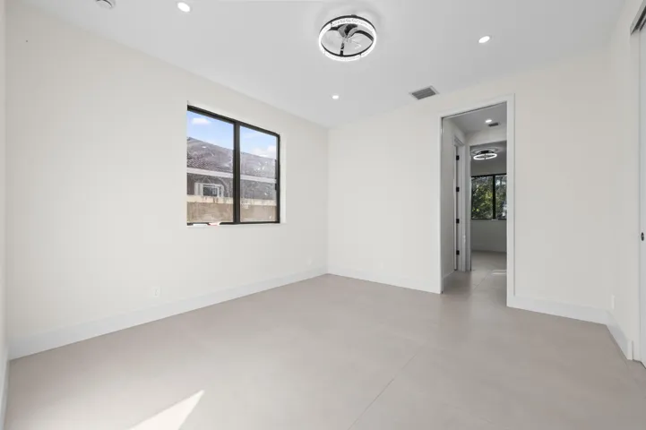 19 Bedroom 01