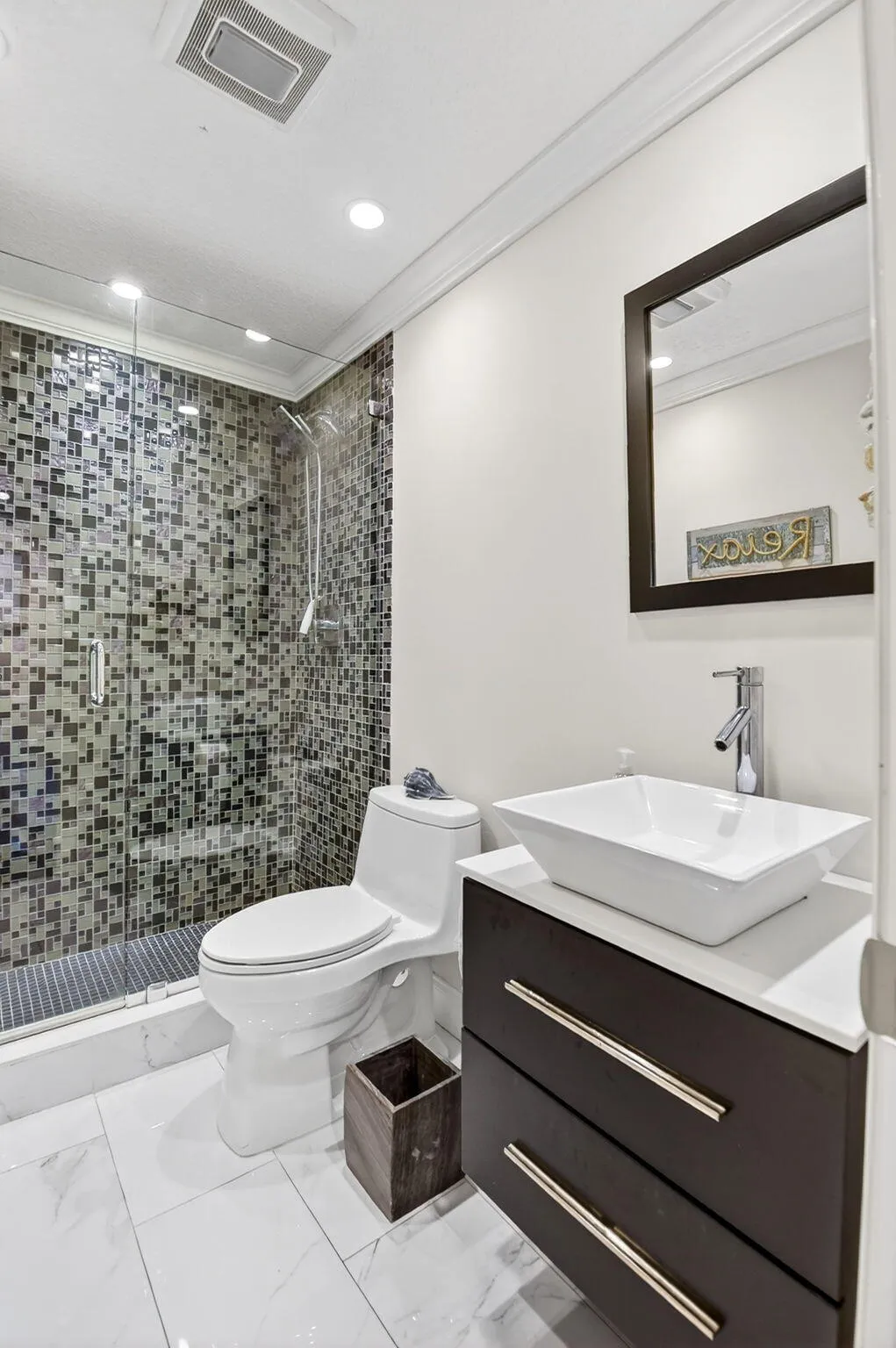 2nd Bathroom
