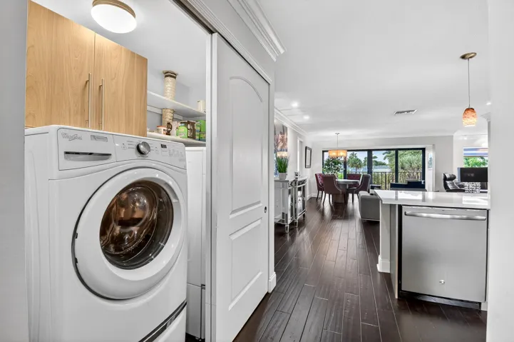 Washer/Dryer closet