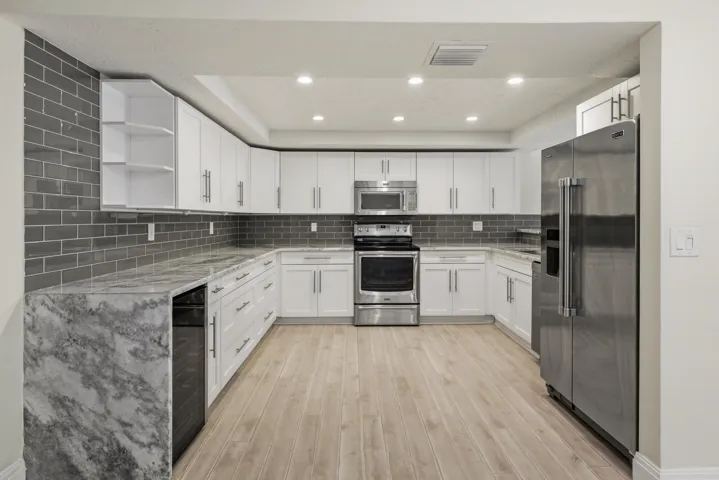 22904 Ironwedge Dr_reshoot_Lois Ronan_6