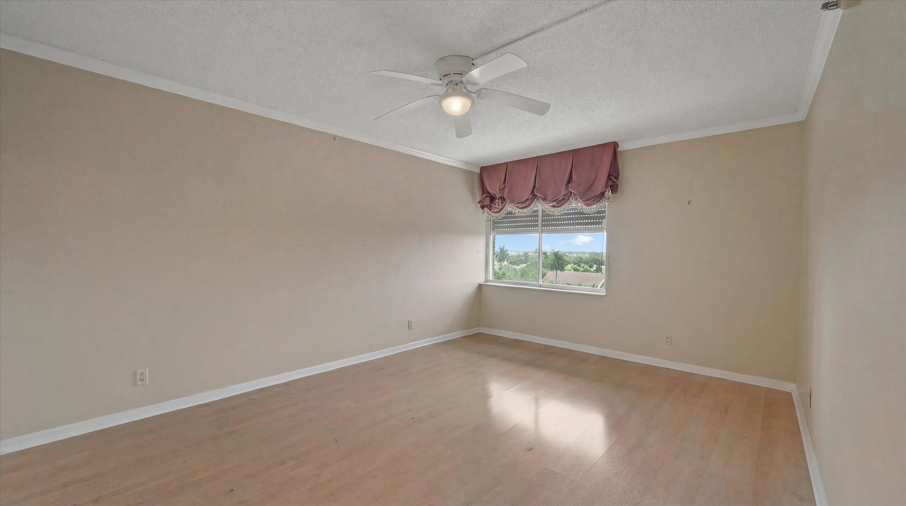 21-2480 Presidential Way 704