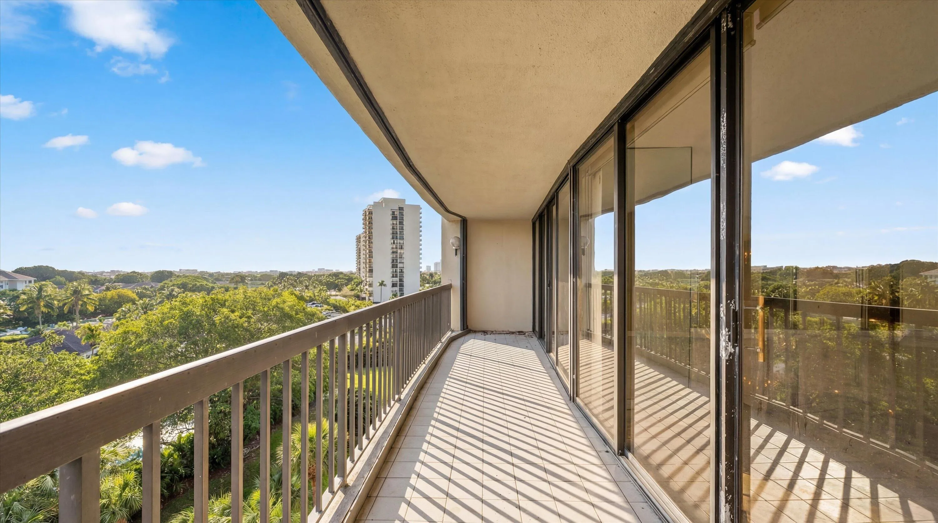 28-2480 Presidential Way 704