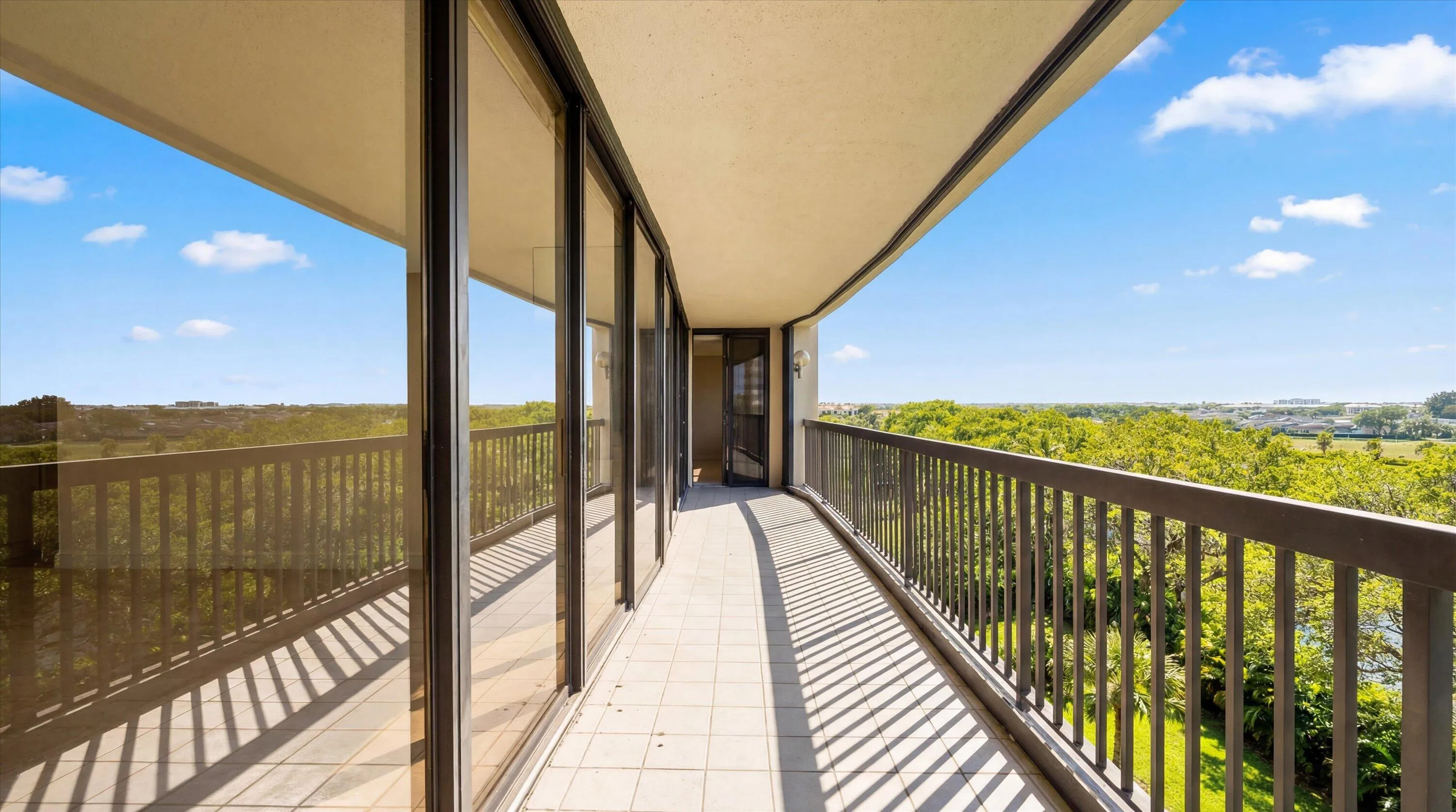 29-2480 Presidential Way 704