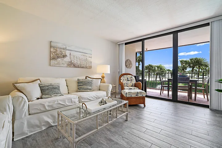 225 Beach Rd Unit 205 -2