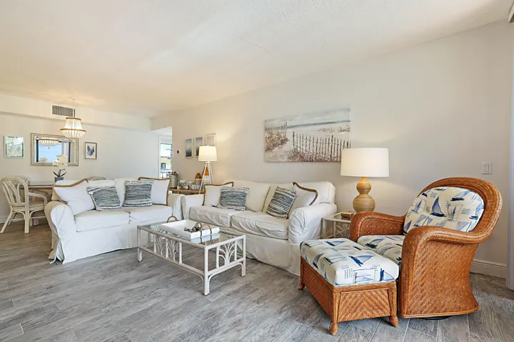 225 Beach Rd Unit 205 -4