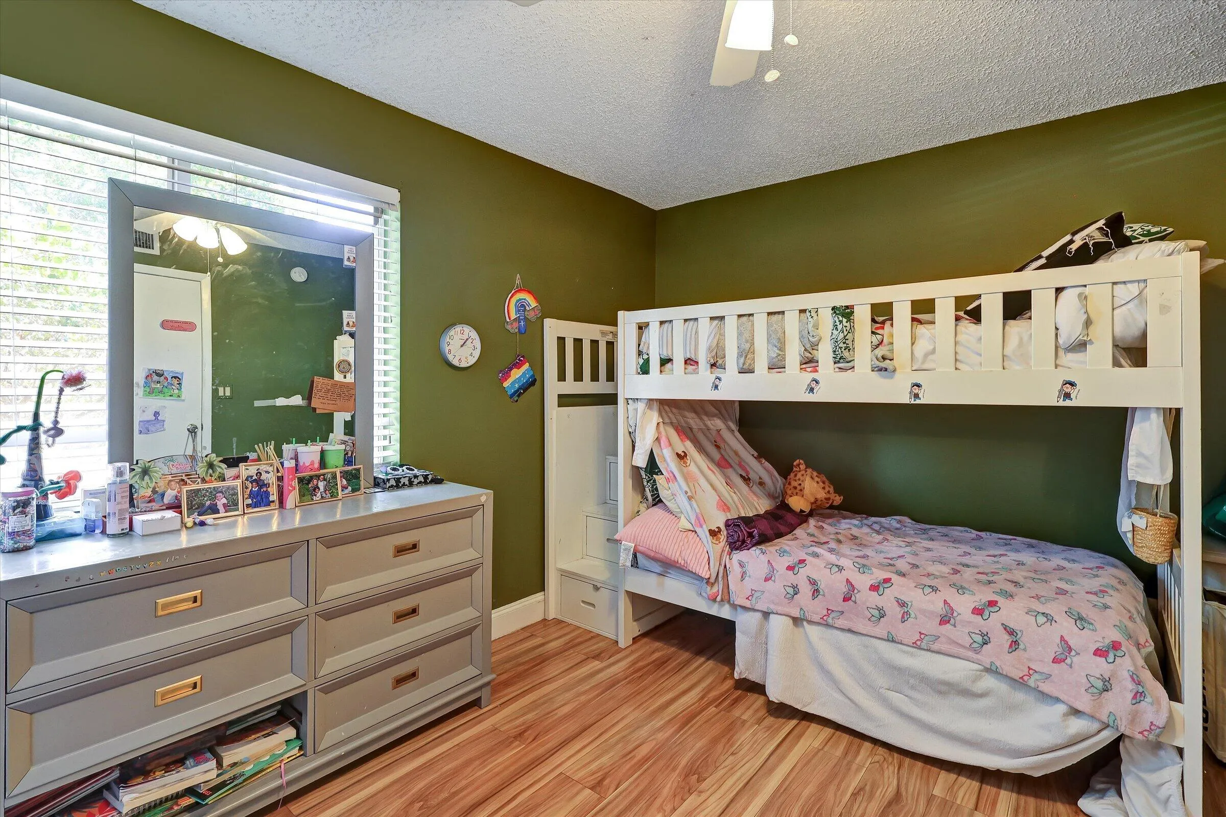 2nd bedroom
