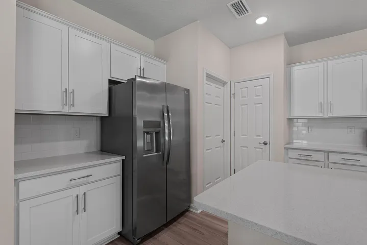 22-web-or-mls-46 Poplar-22