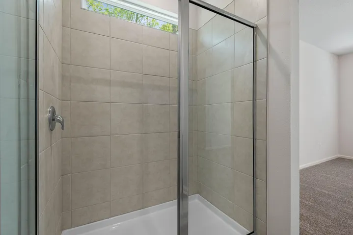33-web-or-mls-46 Poplar-33