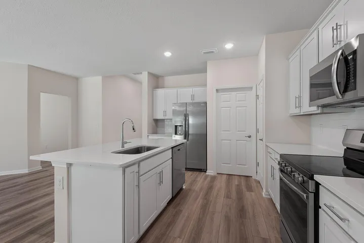 18-web-or-mls-46 Poplar-18