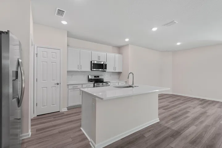 23-web-or-mls-46 Poplar-23