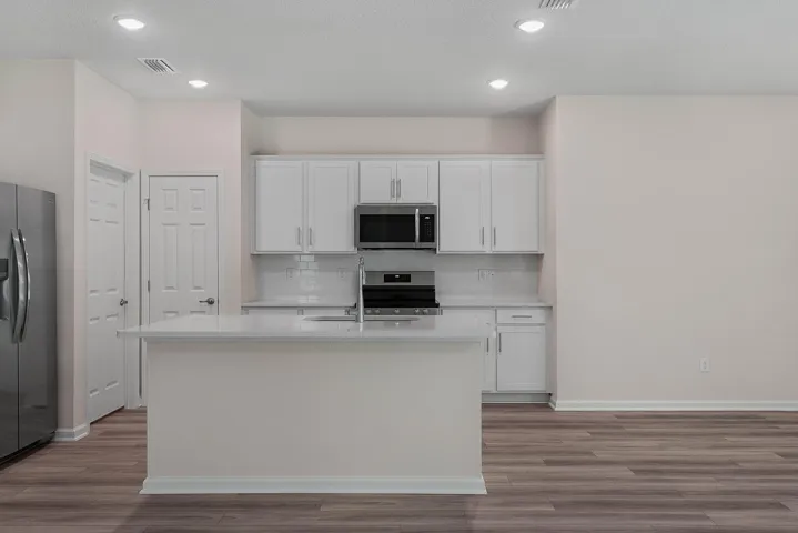 16-web-or-mls-46 Poplar-16