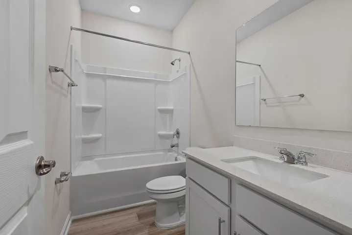 39-web-or-mls-46 Poplar-39