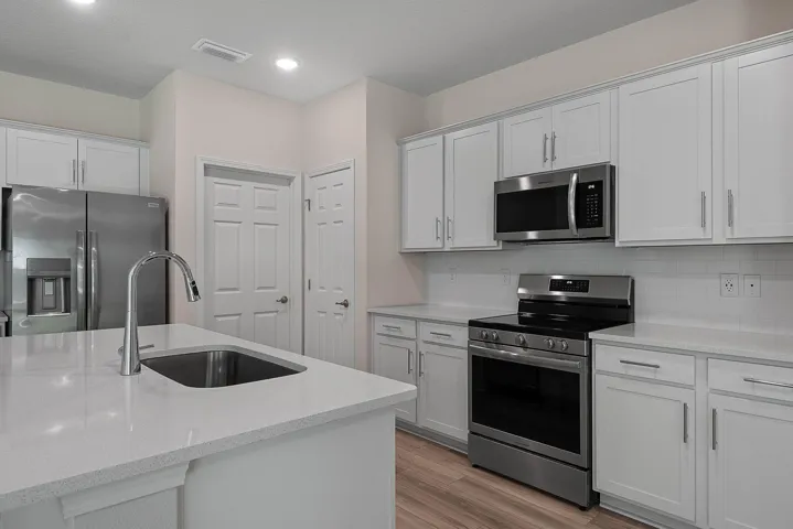19-web-or-mls-46 Poplar-19